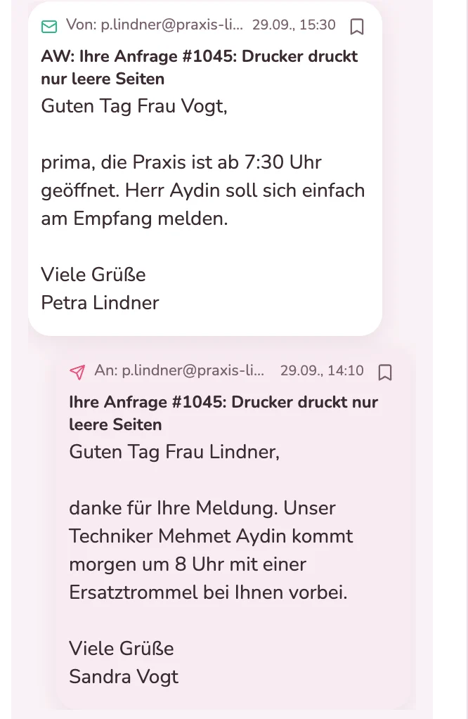 Antwort an die Kundin und ihre Rückmeldung an der Anfrage