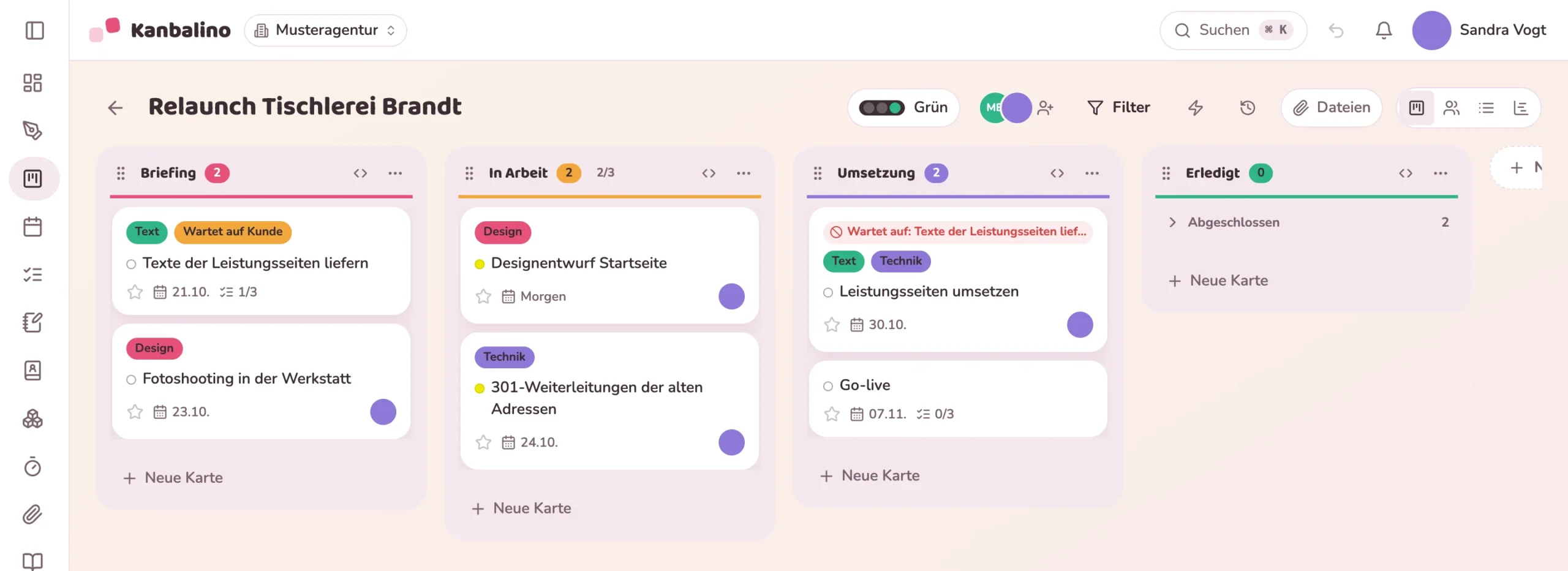 Board eines Website-Relaunchs mit Aufgaben, Labels und Abhängigkeit