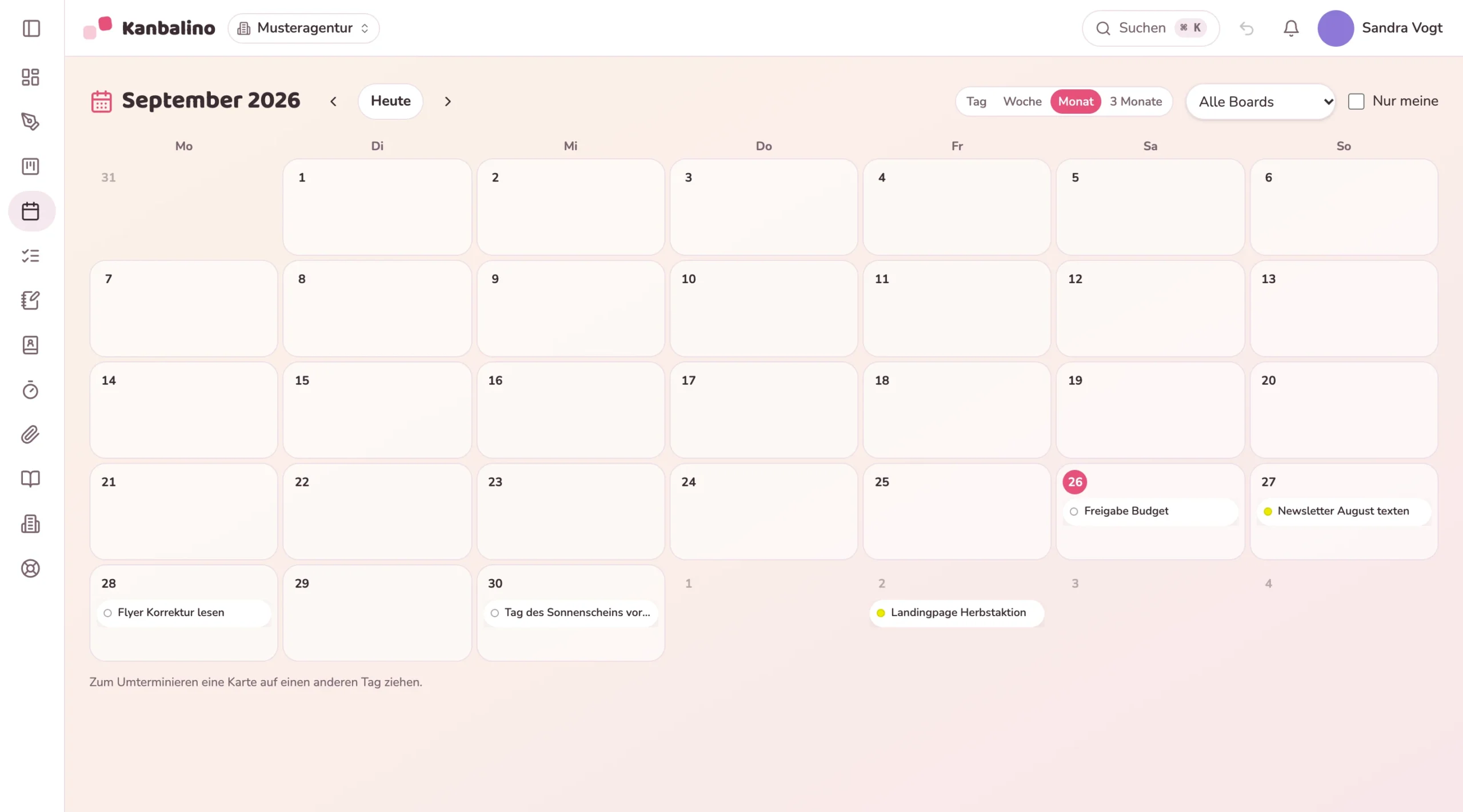 Kalender im Monat mit den fälligen Karten
